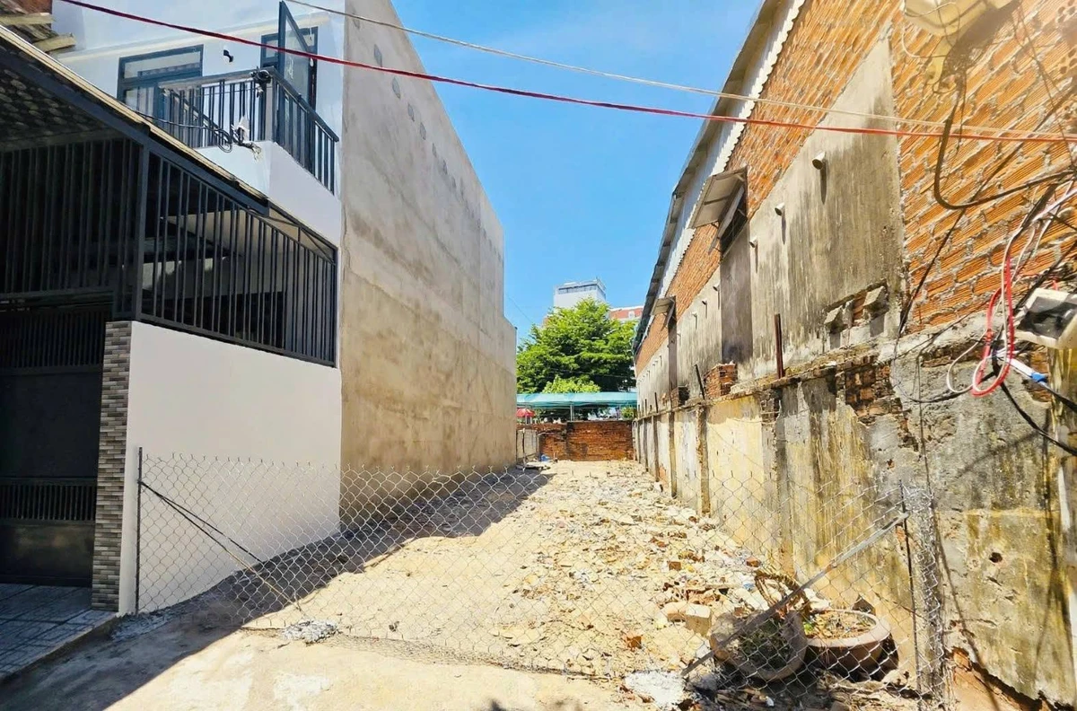 Đất bán gần biển Hòn Chồng Nha Trang 95,9m² 4 tỷ 850 - Ảnh 1