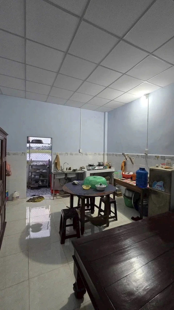 Bán nhà 108m² giá 900 triệu Đức Hoà Đông - Ảnh thu nhỏ 4