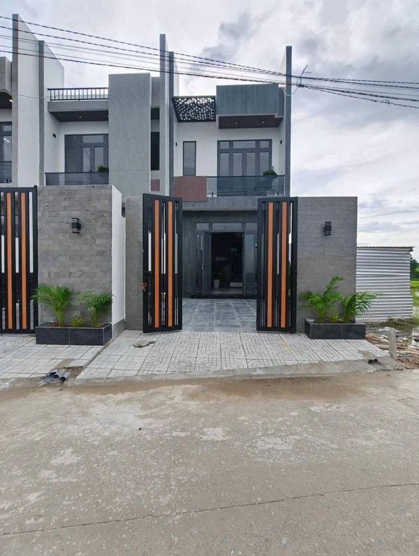Bán nhà phố hiện đại 115m² 3 phòng ngủ tại Mỹ Hạnh Bắc, Long An