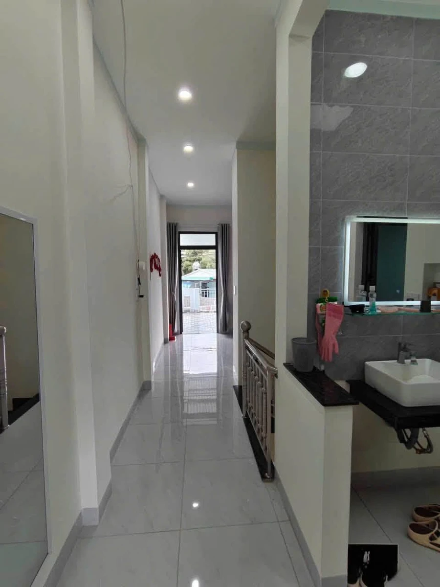 Bán nhà 1 mê hẻm 118 Y Nuê, TP Buôn Ma Thuột, 6x20m, giá 3,1 tỷ - Ảnh thu nhỏ 4