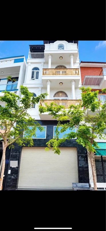Bán nhà 3,5 tầng mặt tiền Hoàng Văn Thụ Quy Nhơn 8,2 tỷ