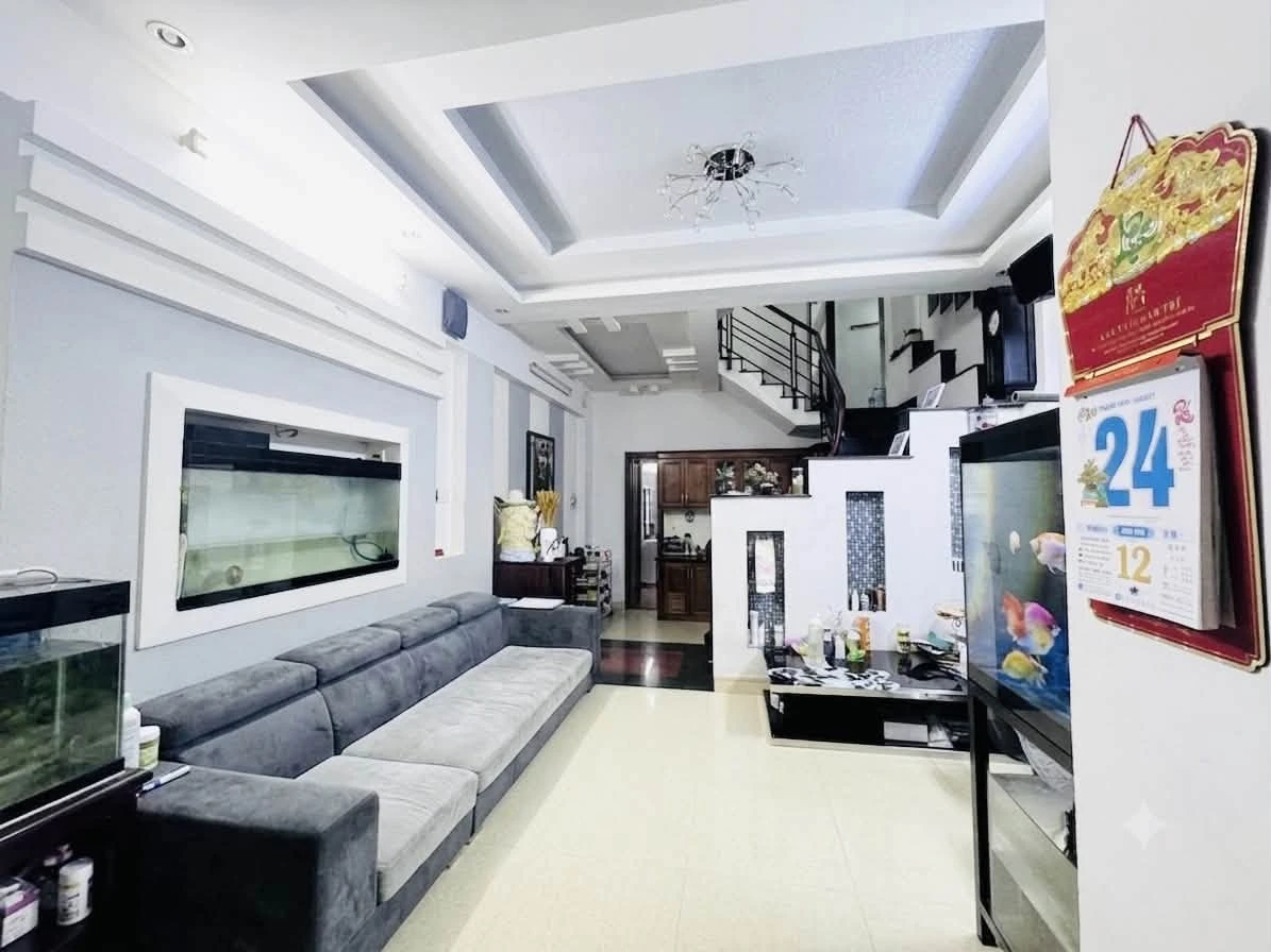 Bán nhà 160m2 ngang 8.5m nở hậu đường Thiên Phước, Tân Bình, gần Cư xá Lữ Gia - Ảnh 1