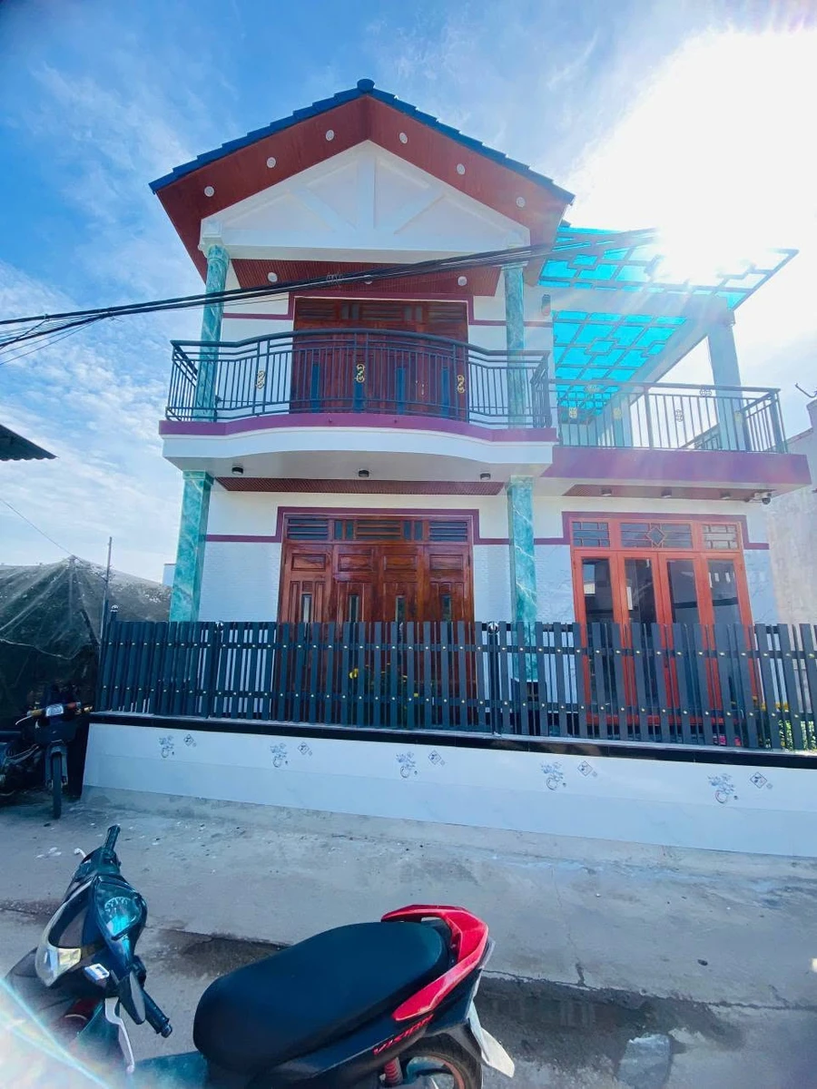 Bán nhà 1 trệt 1 lầu mặt tiền 121m² Hóc Môn - Ảnh 1