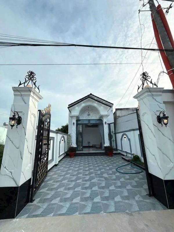 Bán nhà 3 phòng 100m² Nguyễn Văn Linh Tây Ninh