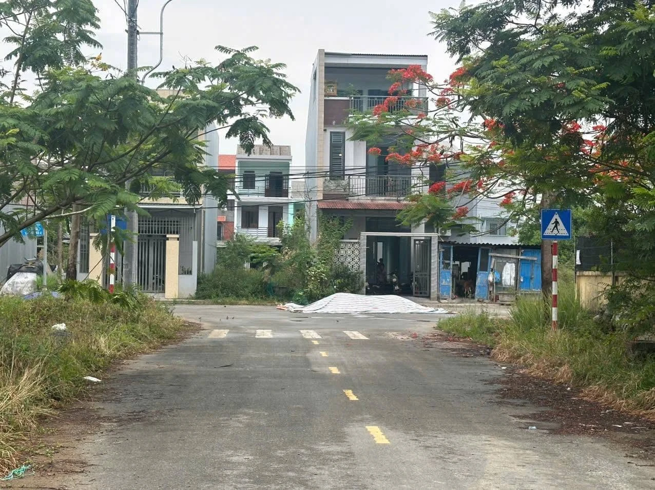 Bán đất KQH Hoàng Quốc Việt 90m² 3,15 tỷ - Ảnh 1