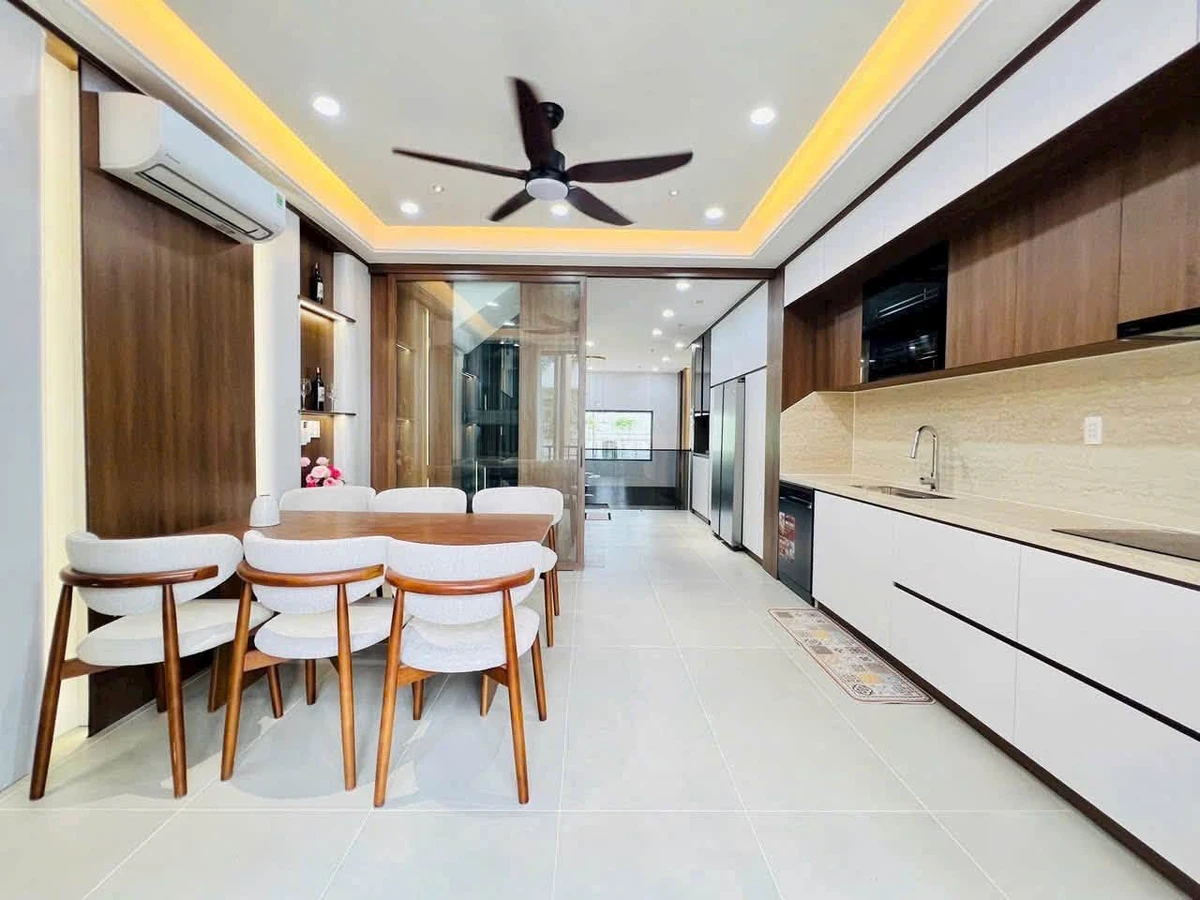 Bán nhà 4 phòng ngủ 56m² Quận 12 giá 7,9 tỷ - Ảnh thu nhỏ 3