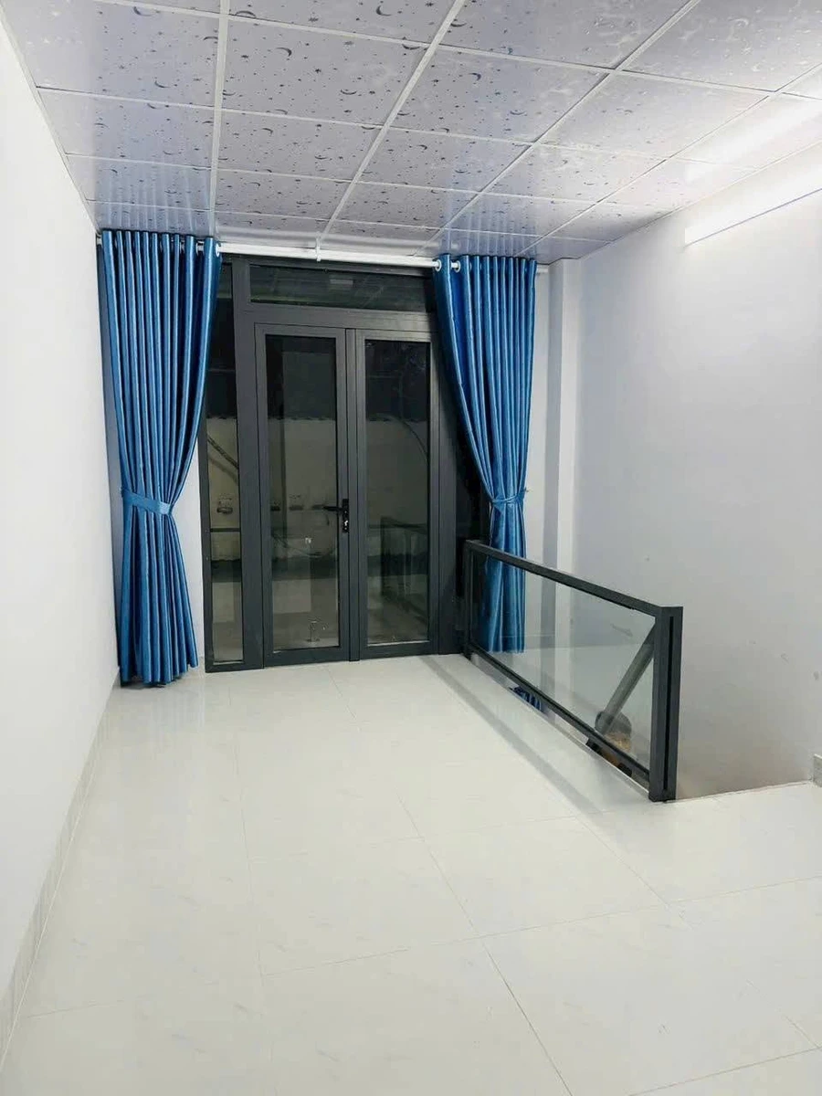 Bán nhà nhỏ 18m2 1 gác 2WC đường số 4 Trường Thọ, Thủ Đức giá 990 triệu - Ảnh thu nhỏ 2