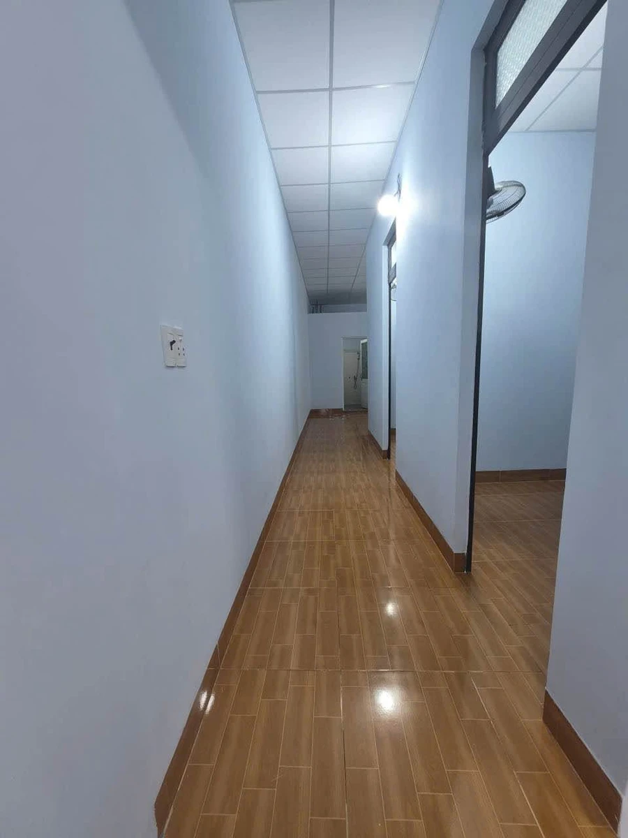 Nhà cấp 4 bán 2 tỷ 980 triệu, 96,6m², 2 PN, Quận 5 - Ảnh thu nhỏ 4