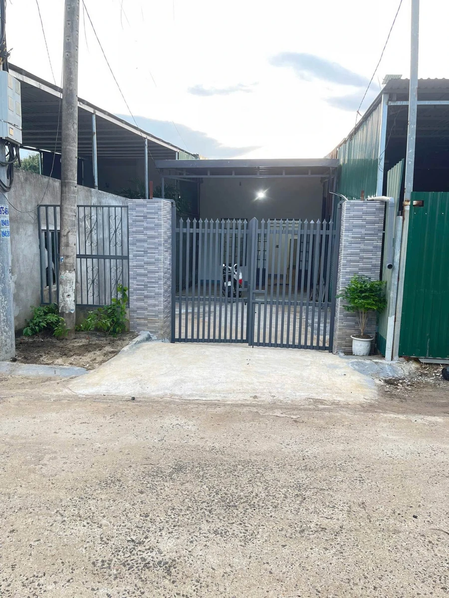 Bán nhà cấp 4 Hòa Phú 2PN, 175m², 1,55 tỷ - Ảnh 1