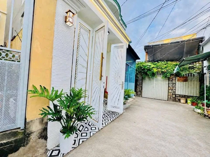 Cho thuê nhà trệt 1 lầu 2PN Nhà Bè, 54m², 11 triệu/tháng