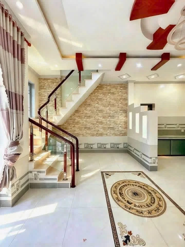 Nhà lầu bán 2tỷ350 42m2 Hoàng Quốc Việt Cần Thơ - Ảnh 1