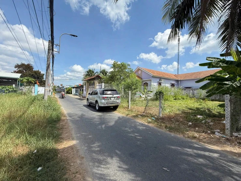 Bán đất mặt tiền Nguyễn Văn Trung, 248,8m² - Bến Tre
