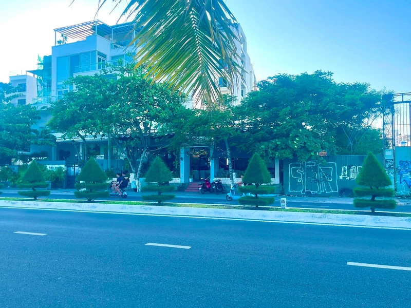 Bán đất mặt tiền Phạm Văn Đồng, 346m2, view biển Nha Trang