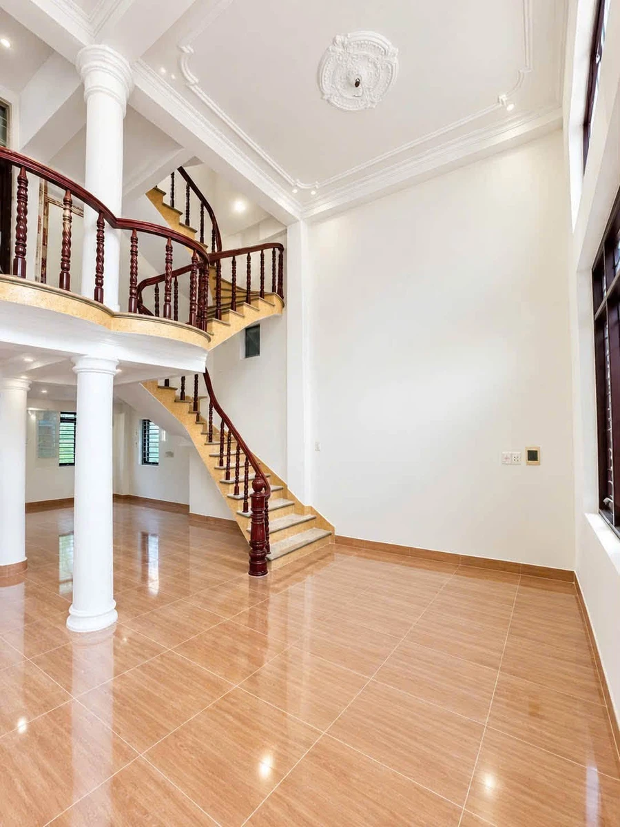 Bán nhà 3 tầng ô góc 77m2 Trần Hưng Đạo 5 tỷ - Ảnh 1