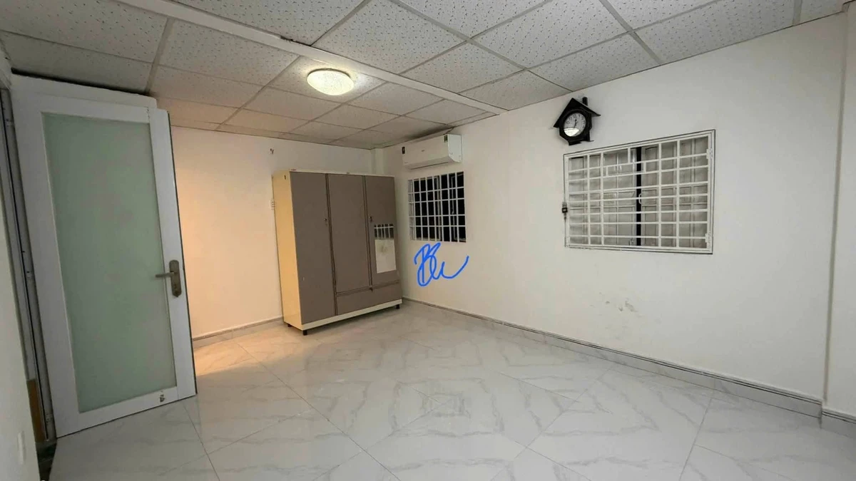 Cho thuê nhà 3 phòng ngủ đường Cô Bắc Q1 giá 11tr/tháng - Ảnh 1