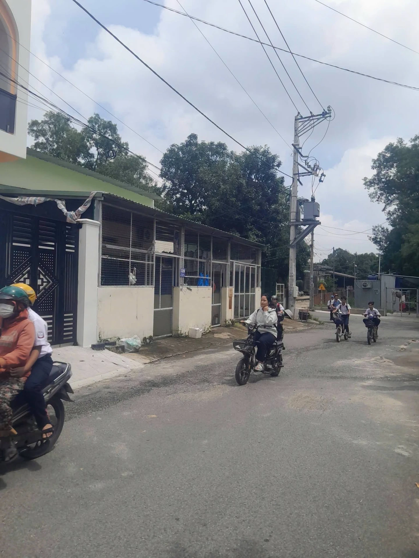 Bán nhà lầu 2 mặt tiền hẻm 269 Nguyễn Thị Minh Khai, Phú Lợi, giá 3,98 tỷ - Ảnh 1