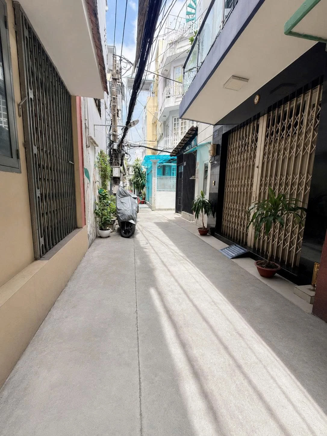 Bán nhà 3 tầng 30m2 hẻm 3m gần Đại học Kinh tế Quận 10, giá 5,2 tỷ - Ảnh 1