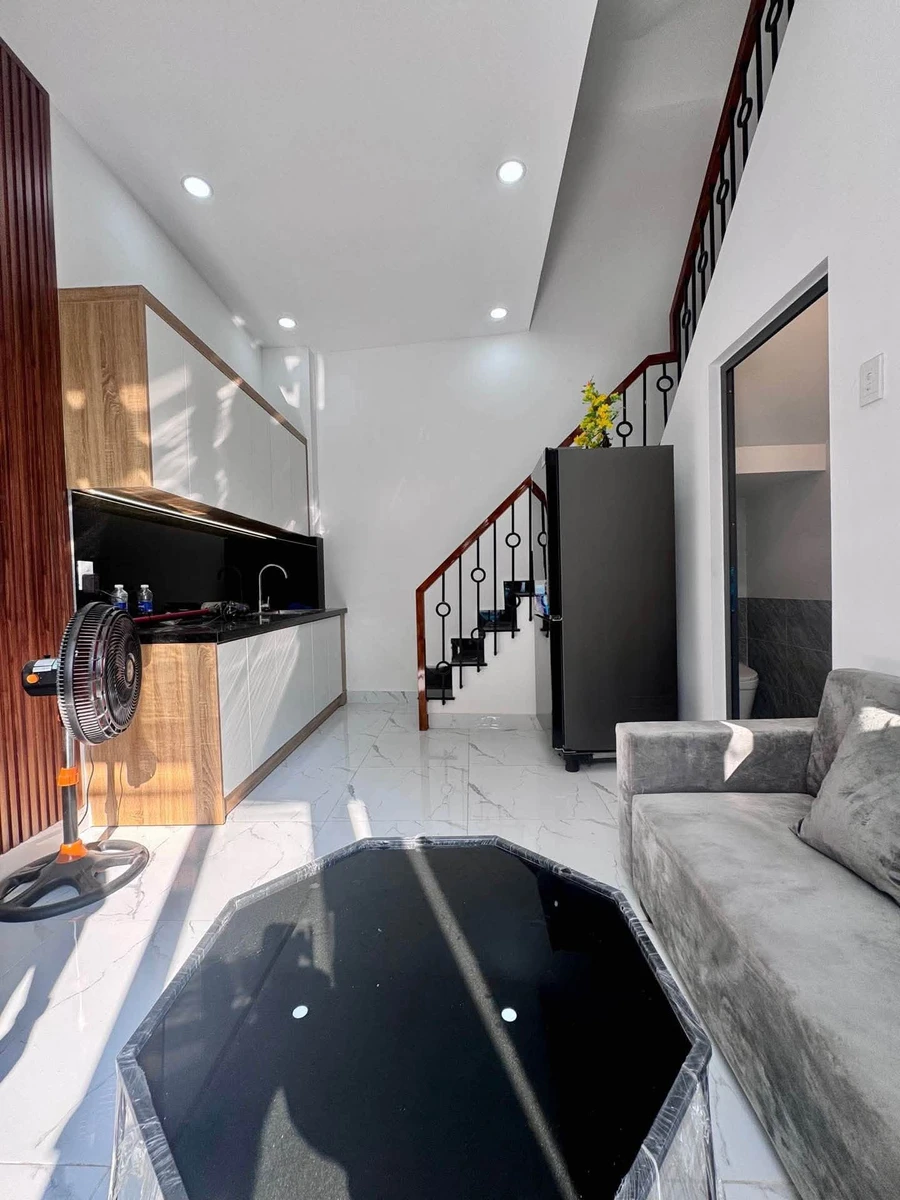 Bán nhà 3 tầng hẻm xe tải 4x4.8m Phan Huy Ích 2 tỷ 4 - Ảnh thu nhỏ 2