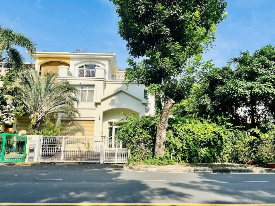 Bán biệt thự Phú Mỹ Hưng Q.7, 262m2, 3 phòng, 109 tỷ - Ảnh thu nhỏ 2