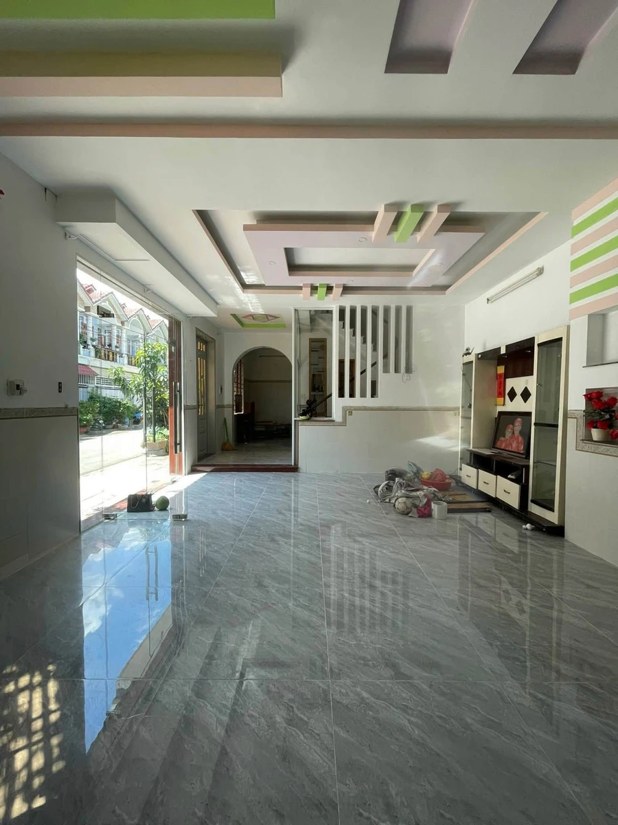 Cho thuê nhà 80m² 5PN 6WC gần Chợ Dĩ An, Bình Tân - Ảnh 1