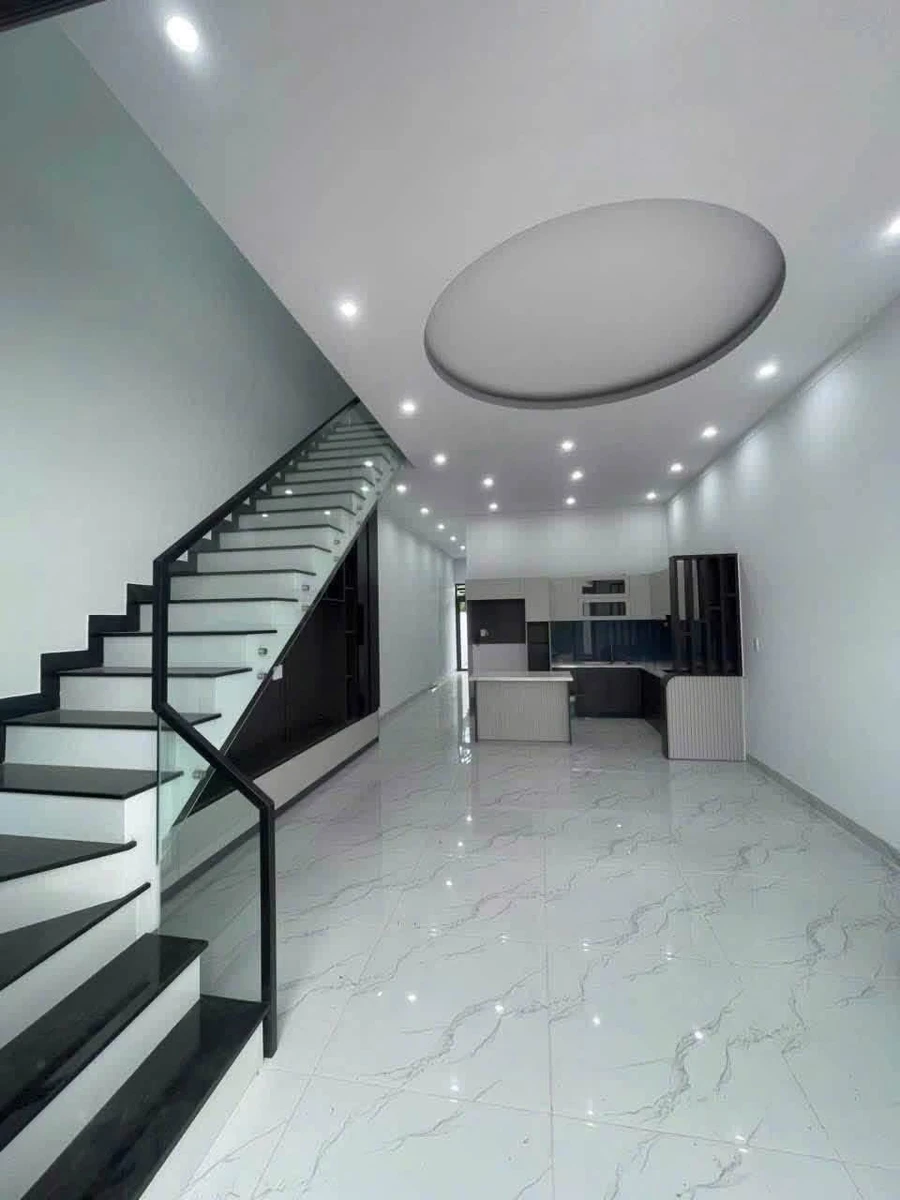 Bán nhà mê mới 5x23m, 3PN 2WC hẻm Đại lộ Đông Tây, Hòa Thắng, Tân Lập, giá 2,5 tỷ - Ảnh thu nhỏ 3