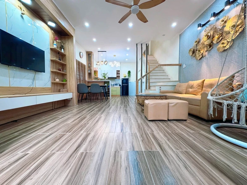 Bán nhà 2 tầng 45m2, 2PN, mặt tiền Hoàng Diệu, Đà Nẵng