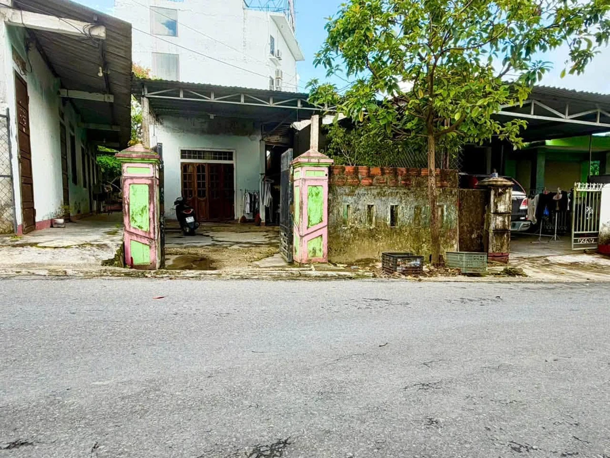 Bán đất tặng nhà C4 105m² 1 tỷ 90 triệu Quận 1 - Ảnh thu nhỏ 3
