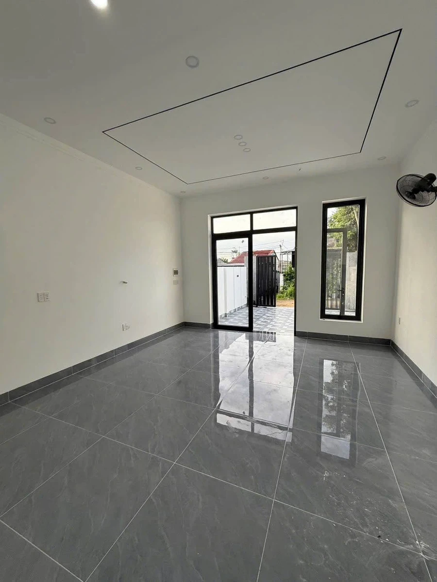 Bán nhà mới hoàn thiện 5x22m, 2 phòng ngủ, giá 1 tỷ 350 tại phường Buôn Ma Thuột - Ảnh thu nhỏ 3