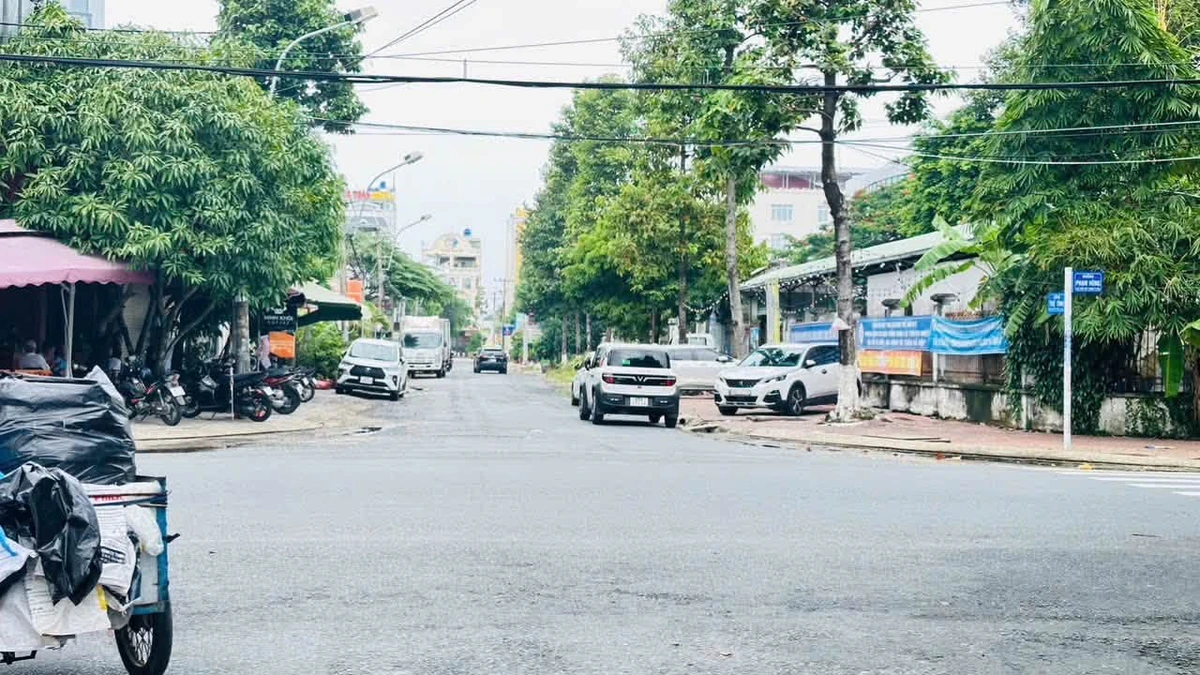 Bán góc 2 mặt tiền shophouse 330m² Quận 1 kinh doanh café - Ảnh 1
