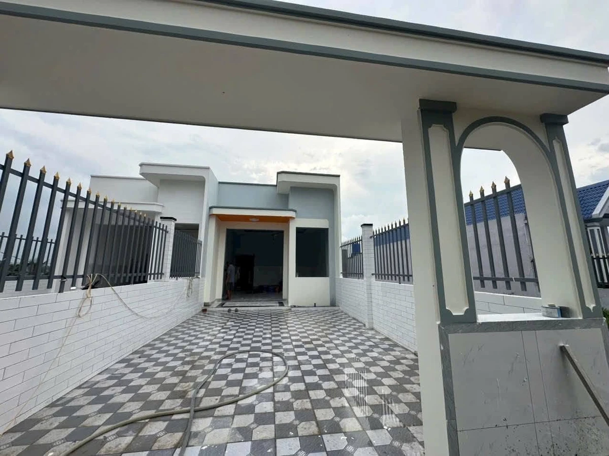 Bán nhà mới 200m² thổ cư Bến Lức, Long An 1 tỷ 700 triệu - Ảnh thu nhỏ 2