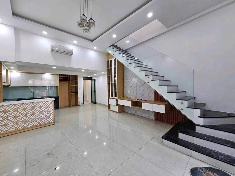 Bán nhà 2 tầng 102 m² 4 phòng ngủ Tôn Đản Đà Nẵng