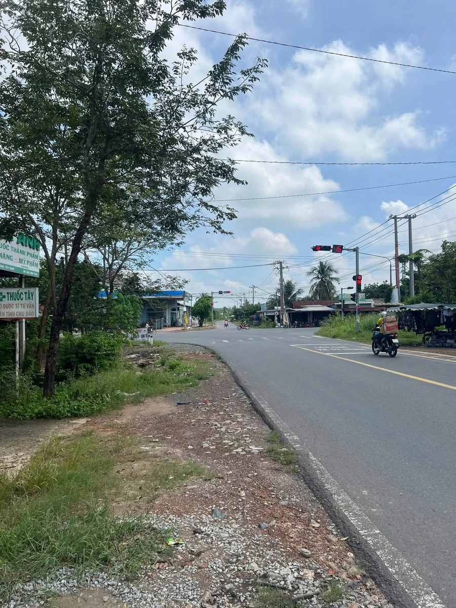 Bán nhà lầu mặt tiền Nguyễn Văn Linh, 5x23m, 3PN, giá 2,39 tỷ, Phường Long Hoa, Tây Ninh - Ảnh thu nhỏ 2