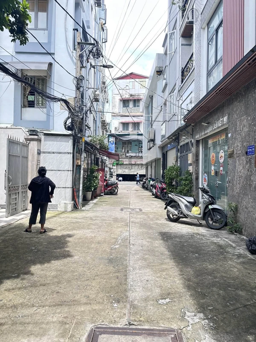 Bán nhà hẻm 8m Bùi Thị Xuân, Tân Bình, 4,7x13m, giá 3,85 tỷ - Ảnh 1