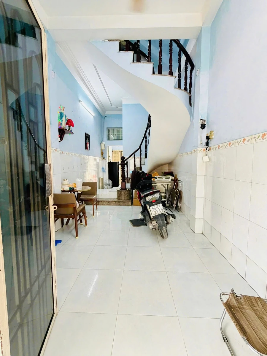 Bán nhà 2 mặt tiền Phạm Văn Đồng, 28m², 4PN, 6 tỷ - Ảnh thu nhỏ 4