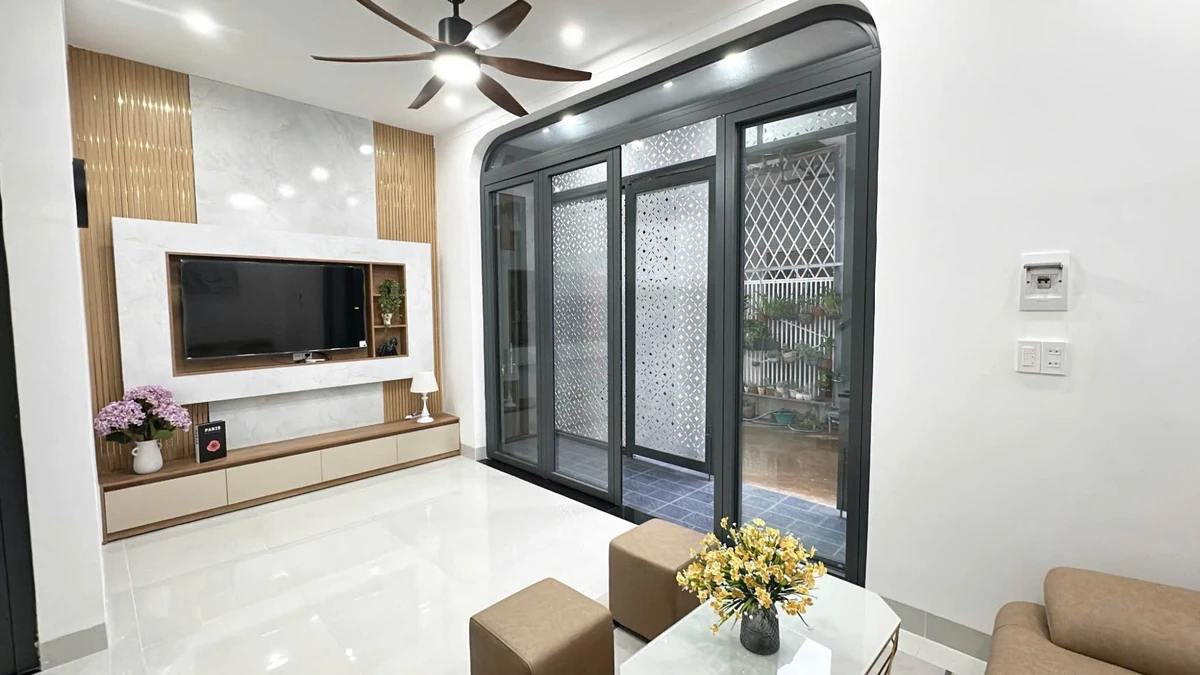 Bán nhà 3 PN, 3 WC, 2 lầu, 57m² - 3 tỷ 660 triệu, Quận 7 - Ảnh thu nhỏ 2