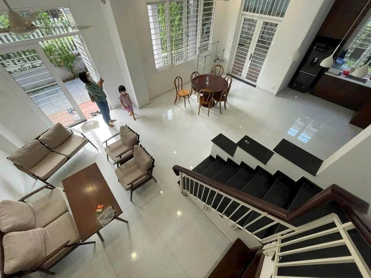 Cho thuê biệt thự sân vườn Hiệp Bình Chánh, 3 PN, 238m², 29 triệu/tháng - Ảnh thu nhỏ 2