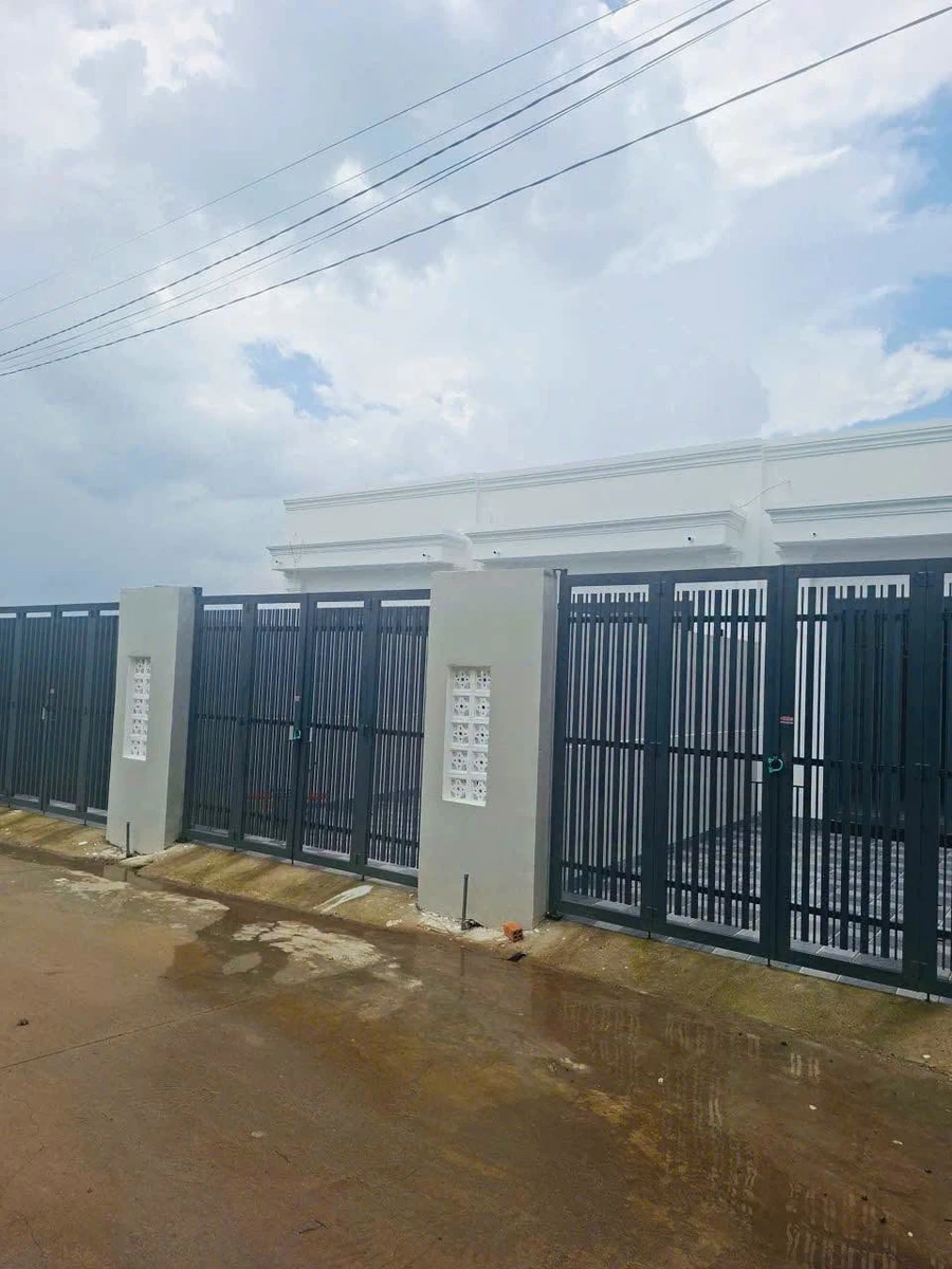 Bán nhà mới 4x21 (84m²) 2PN Y Wang Thủ Đức 899 triệu - Ảnh 1