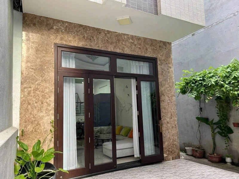 Cho thuê nhà 3 phòng 260m2 tại Hoàng Diệu, Đà Nẵng