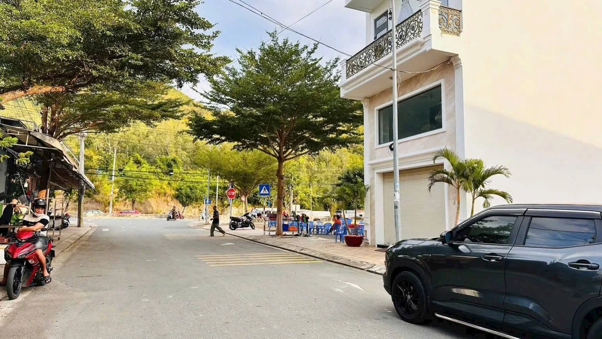 Bán lô đất 2 mặt tiền 106 m² Nha Trang 6.39 tỷ - Ảnh 1