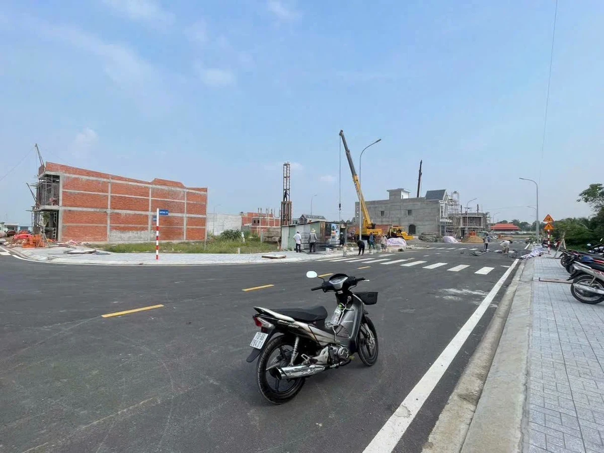 Bán đất 100m2 mặt tiền đường D1 khu 830E Bến Lức, 2.8 tỷ - Ảnh thu nhỏ 4