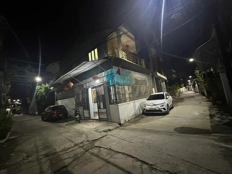 Bán nhà 2 tầng căn góc 2 mặt tiền 63m² Hưng Bình Vinh
