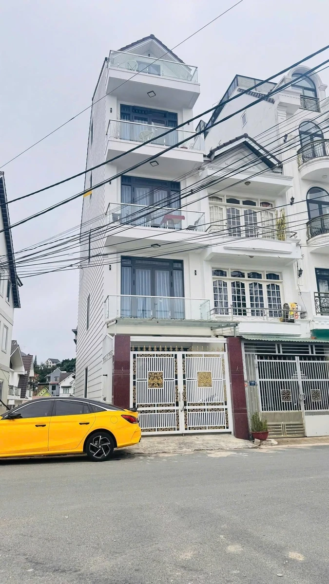Bán khách sạn 2 mặt tiền Đà Lạt 64m² 9 phòng - Ảnh 1