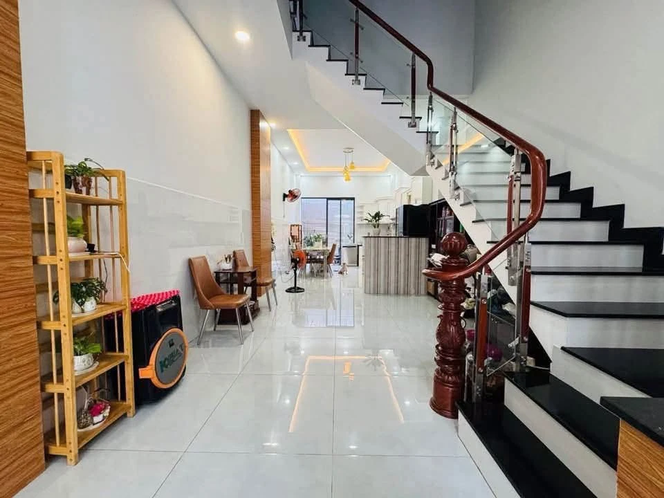 Bán nhà hẻm xe hơi 4 tầng 4x23m Lê Văn Quới, Bình Tân, giá 8,39 tỷ - Ảnh thu nhỏ 2