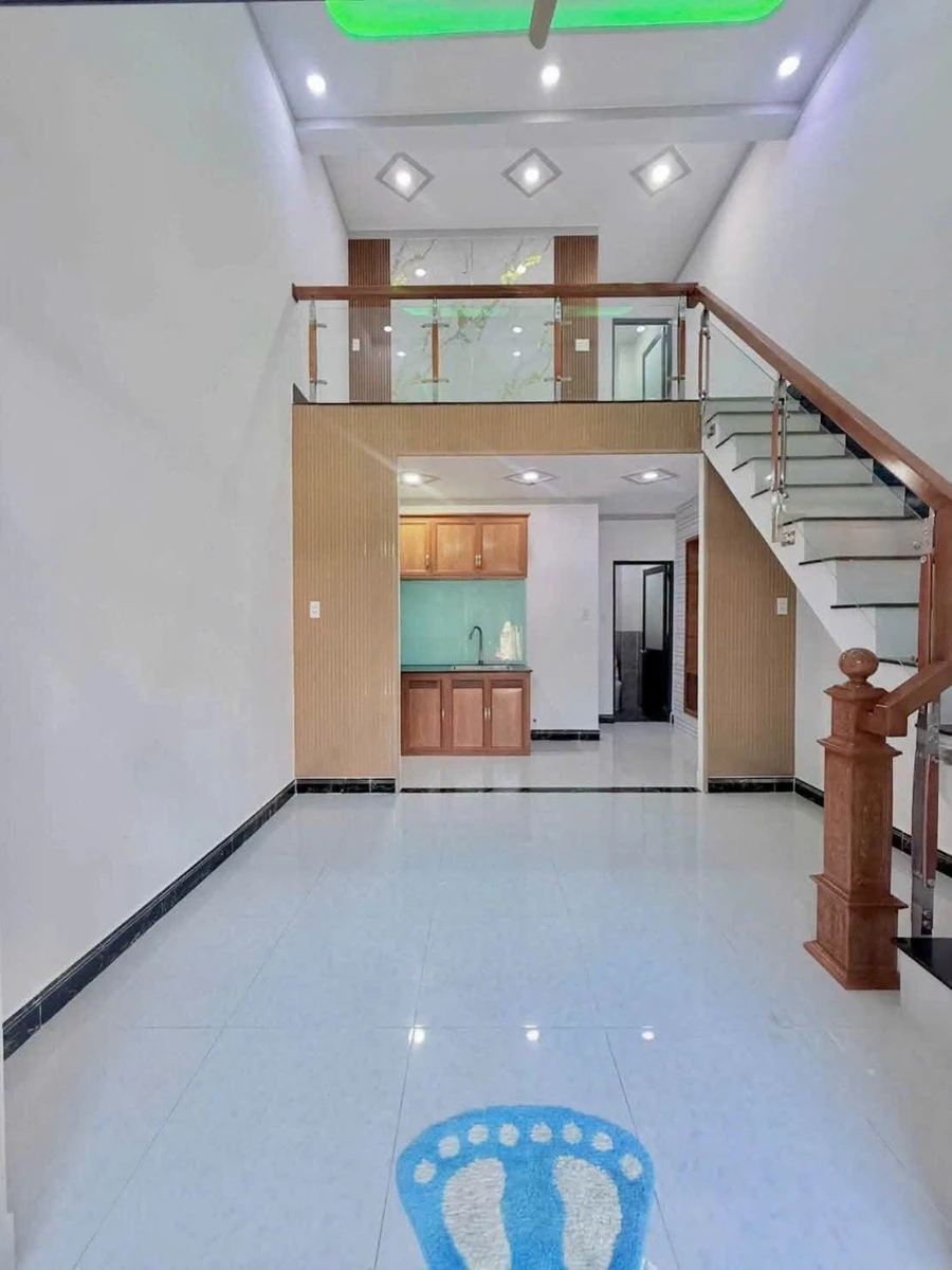 Bán nhà cấp 4 gác lửng 42m2, 2PN 2WC, Dĩ An Bình Dương - Ảnh 1