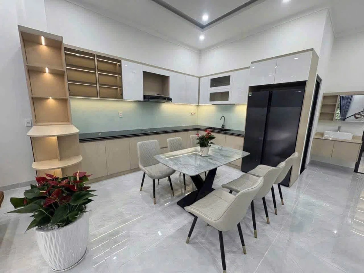 Bán nhà mê hẻm Nguyễn Trường Tộ 105m² 3PN 2,95 tỷ Quận 12 - Ảnh thu nhỏ 2