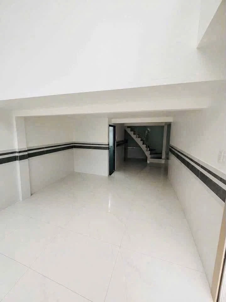 Cho thuê nhà mặt tiền 4x17m Vĩnh Khánh Quận 4, 30tr/tháng - Ảnh thu nhỏ 3