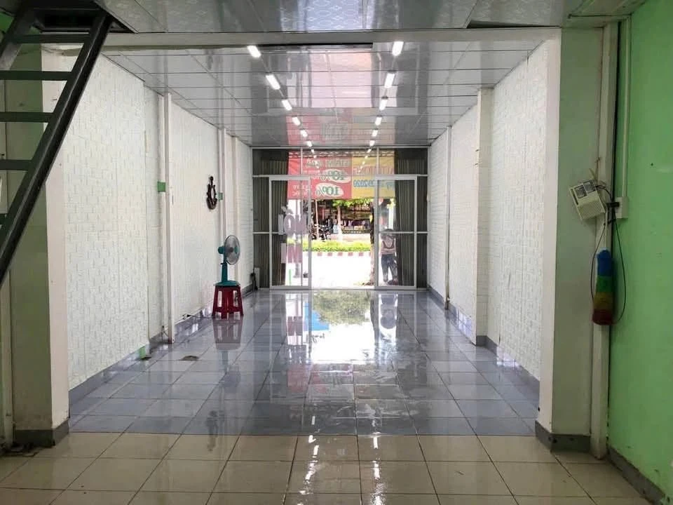 Bán nhà mặt tiền Đại lộ Đồng Khởi Bến Tre 100m² - 6,2 tỷ - Ảnh 1