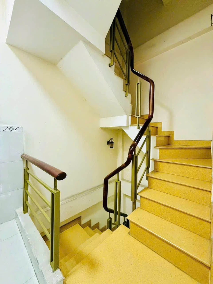 Bán nhà hẻm Hoàng Diệu Quận 4, 29m2, 5 tầng, 3PN 4WC, giá 5 tỷ - Ảnh thu nhỏ 3