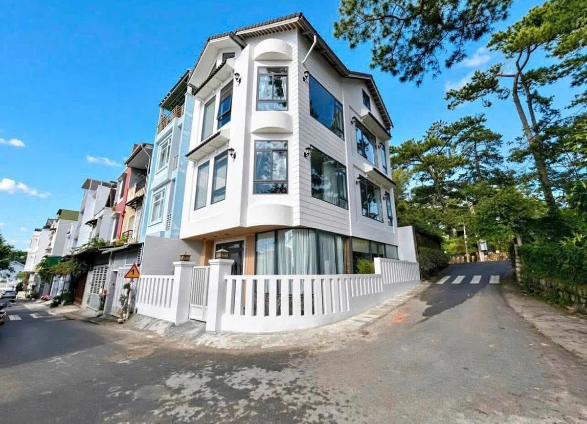 Bán nhà phố 2 mặt tiền 95m² Phường 5 Đà Lạt 15.5 tỷ - Ảnh 1