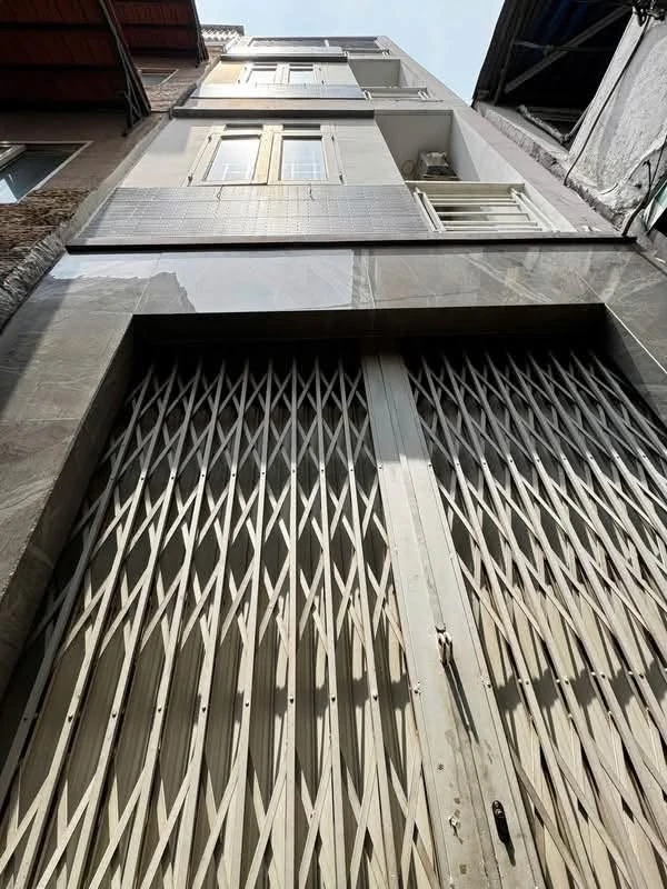 Bán nhà 4 tầng 4PN, 3WC trên Nguyễn Thị Nhỏ, Quận 5, 6 tỷ 699 - Ảnh 1